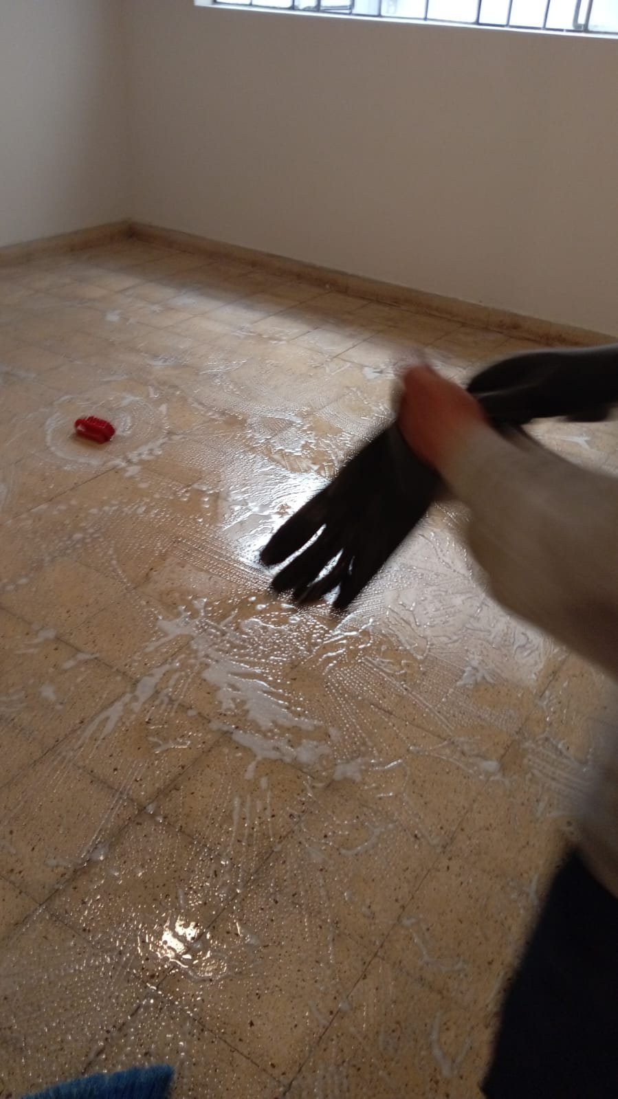 Durante: Limpieza profunda de piso